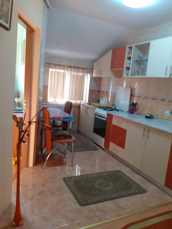 PF inchiriez apartament 2 camere decomandate, pe termen lung — fotografia 1