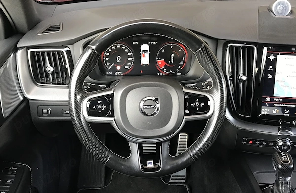VOLVO XC60 2018 — imagine 15