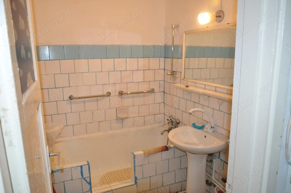 De vanzare apartament 2 camere, Centru — fotografia 3