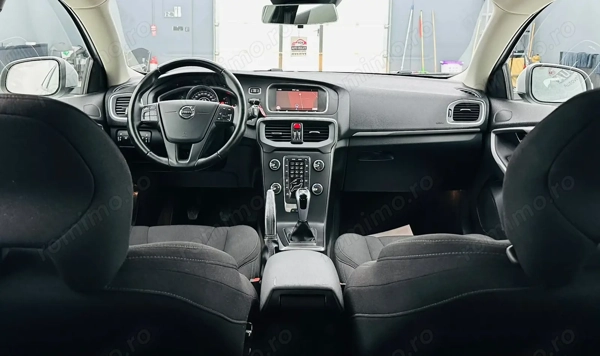 VOLVO V40 2018 — imagine 6