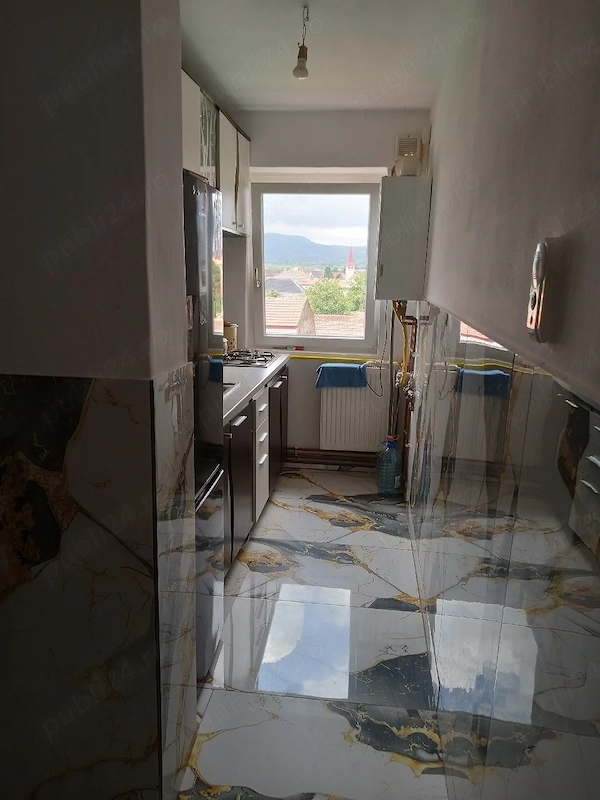 Vând apartament pe Aleea Trandafirilor — fotografia 1