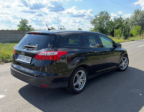FORD Focus 2014 — imagine 6
