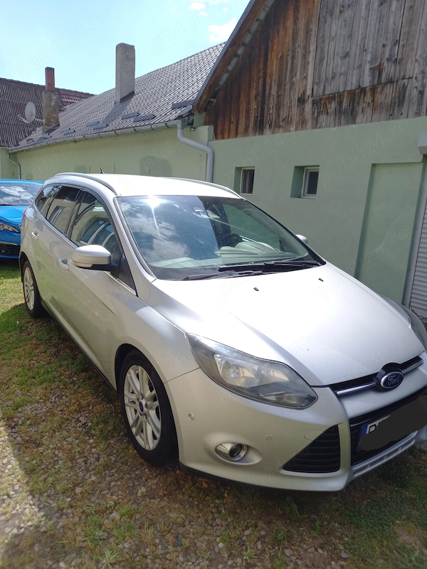 FORD Focus 2011 — imagine 5