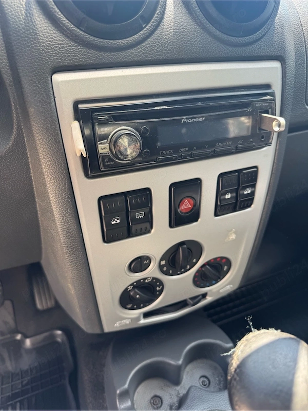 DACIA Logan 2006 — imagine 3