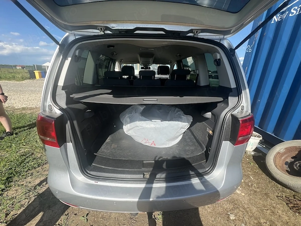 VOLKSWAGEN Touran 2014 — imagine 4