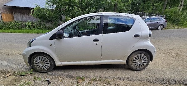 TOYOTA Aygo 2011 — imagine 4