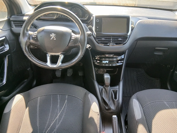 PEUGEOT 208 2013 — imagine 9
