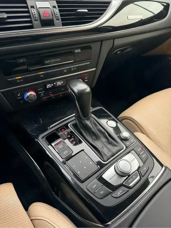 AUDI A6 2018 — imagine 6