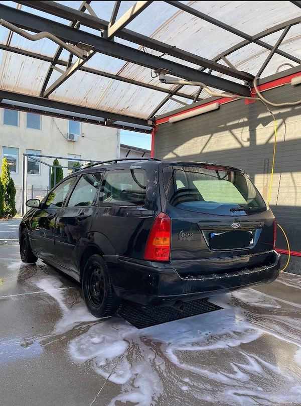 FORD Focus 2000 — imagine 4