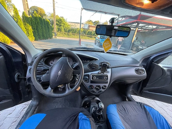 FORD Focus 2000 — imagine 3
