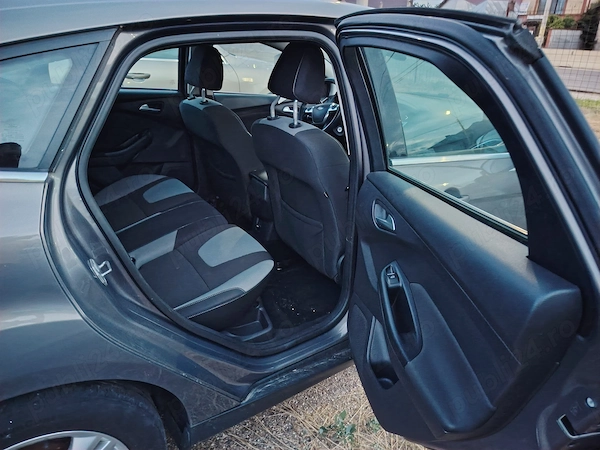 FORD Focus 2012 — imagine 6