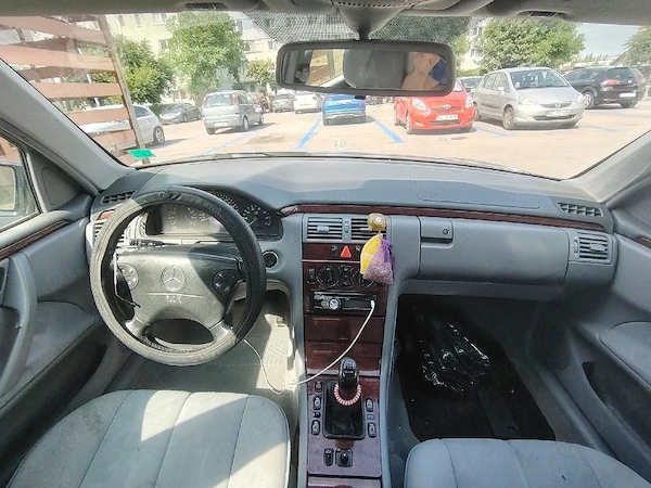 MERCEDES-BENZ E-Class 2001 — imagine 4