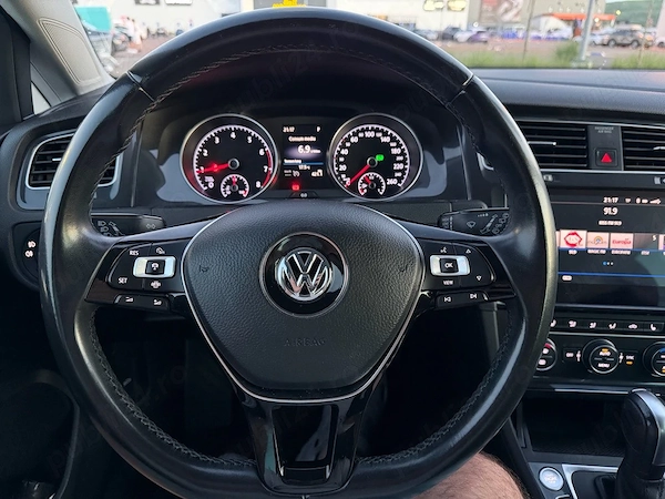 VOLKSWAGEN Golf 2020 — imagine 8