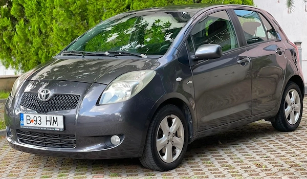 TOYOTA Yaris