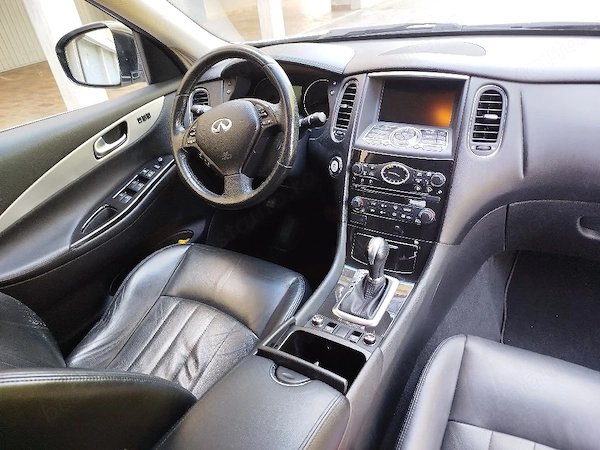 INFINITI Unknown Model 2011 — imagine 2
