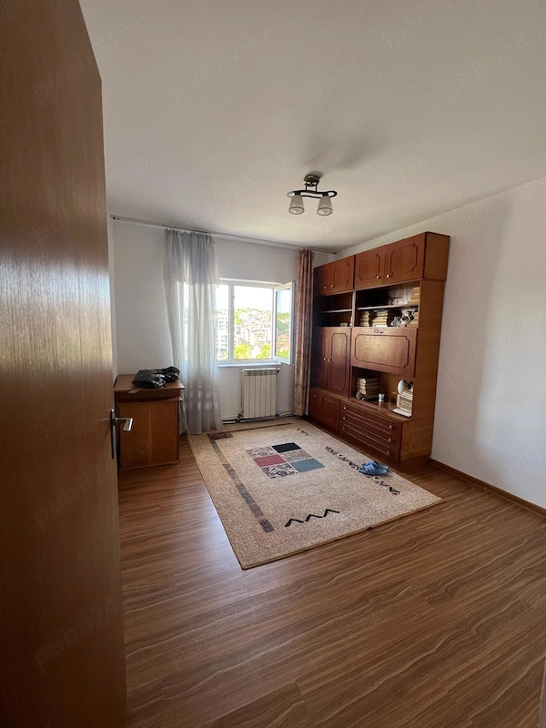 PF vand Apartament 3 camere Zalau, Bradet, str. Avram Iancu — fotografia 3