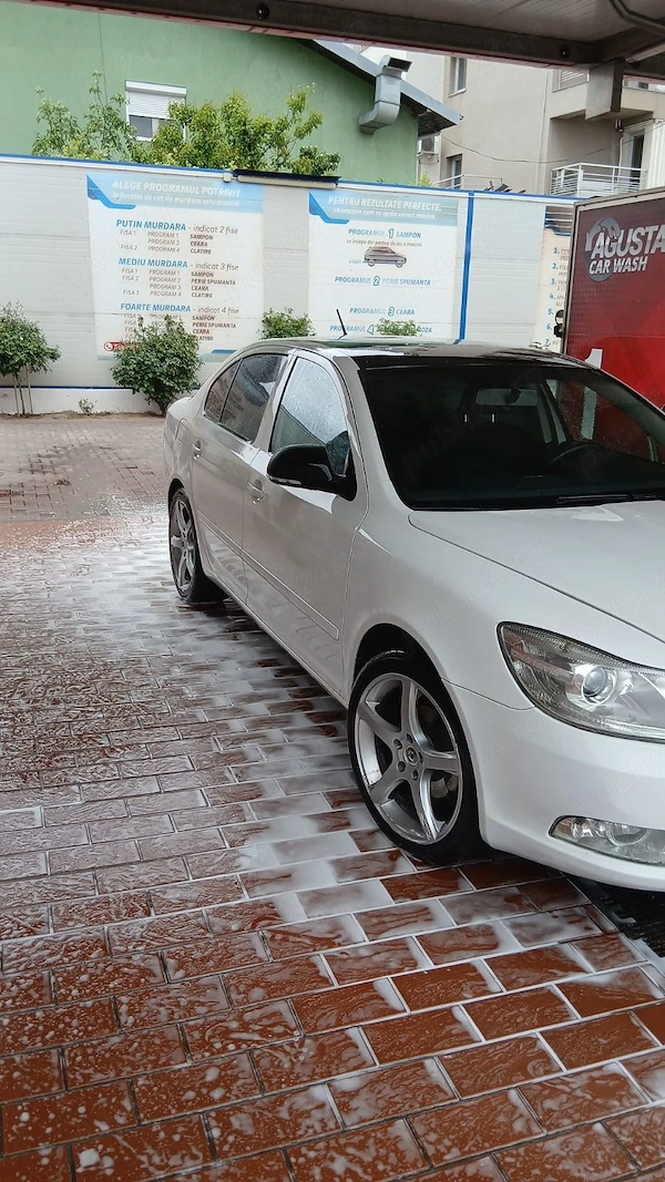 SKODA Octavia 2012 — imagine 2