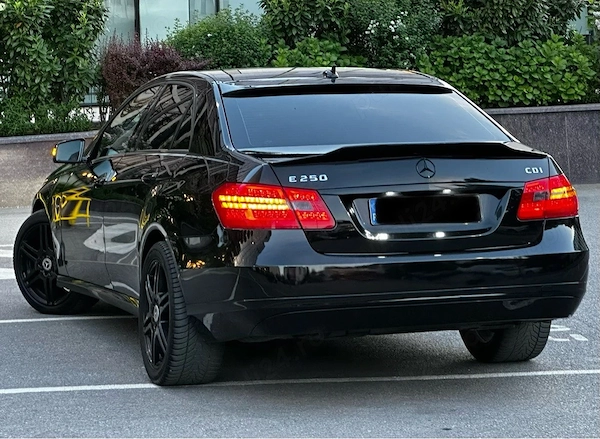 MERCEDES-BENZ E-Class 2009 — imagine 3