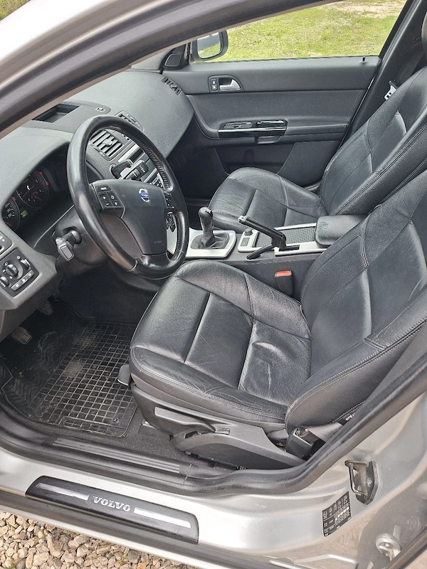 VOLVO V50 2011 — imagine 5