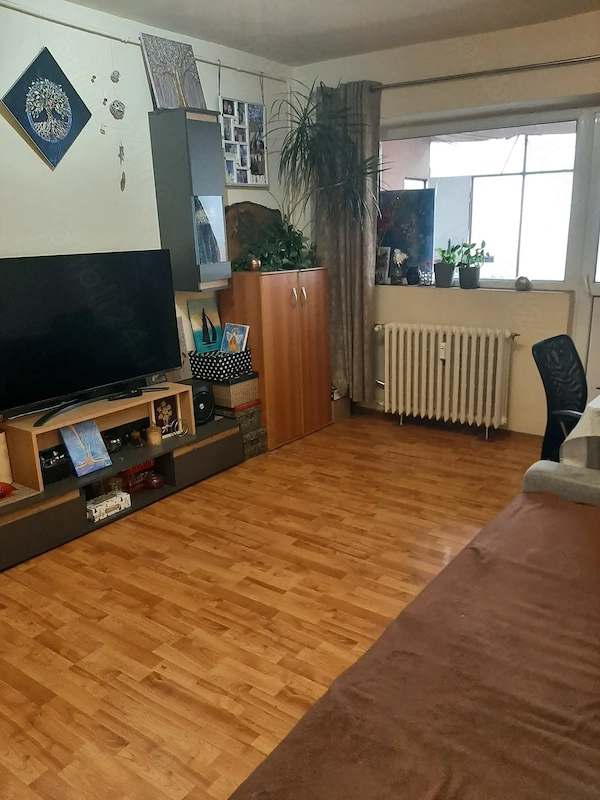 2 camere Mosilor colt cu Stefan cel Mare, cf.1, 55mp, decomandat, bloc 1981, chiar la Metrou — fotografia 3