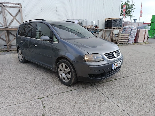 VOLKSWAGEN Touran 2005 — imagine 3