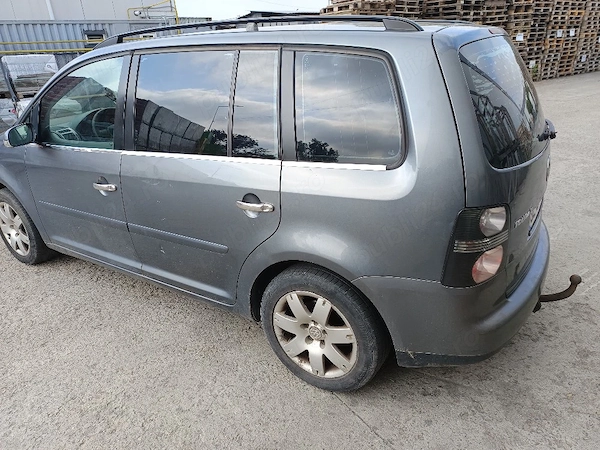VOLKSWAGEN Touran 2005 — imagine 5