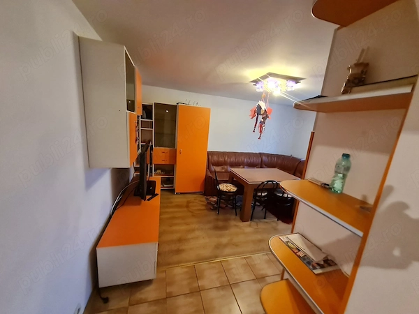 Se vinde apartament 3 camere decomandat — fotografia 1