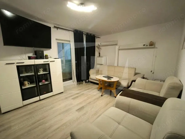 Apartament 3 camere, 2 balcoane, etaj 2 in cartier Intre Lacuri — fotografia 1