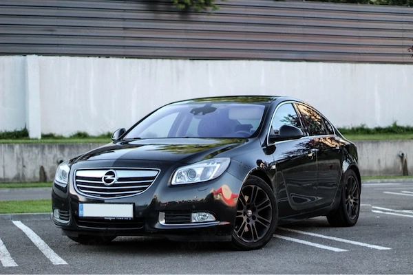 OPEL Insignia 2011