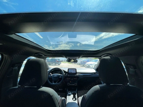 FORD Focus 2022 — imagine 7