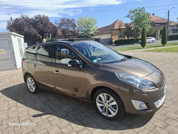 Vand Renault Grand Scenic 2011 2.0 l 160 cp