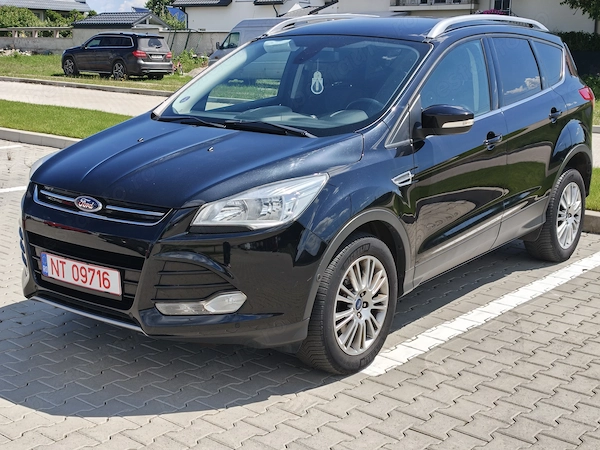 Ford Kuga benzina E5 Titanium