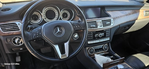 MERCEDES-BENZ E-Class 2012