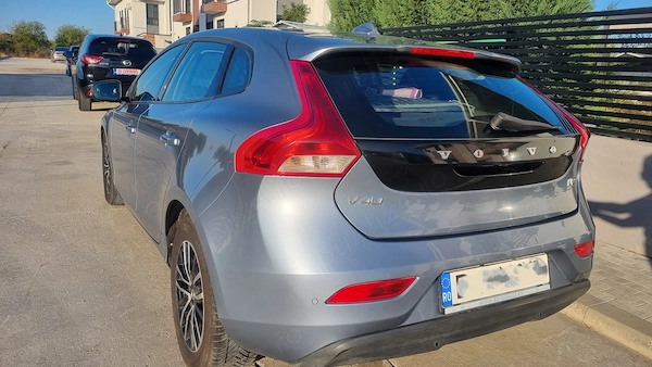 VOLVO V40 2017 — imagine 2