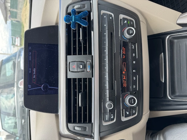 BMW 3 Series 2012 — imagine 6