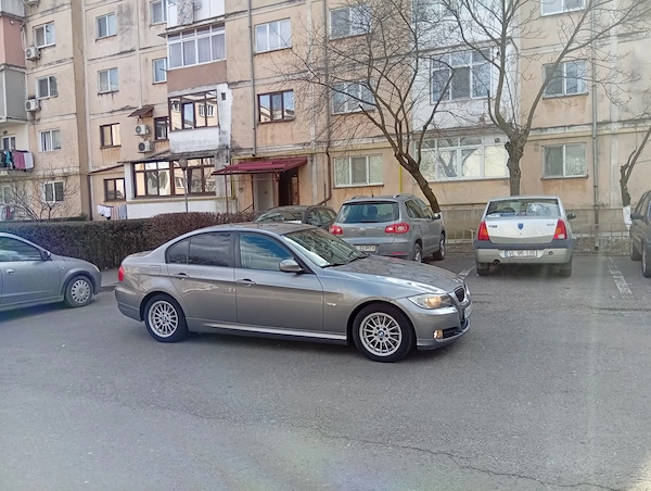 BMW 3 Series 2010 — imagine 3