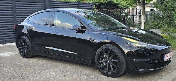 TESLA Model 3 2022 — imagine 2