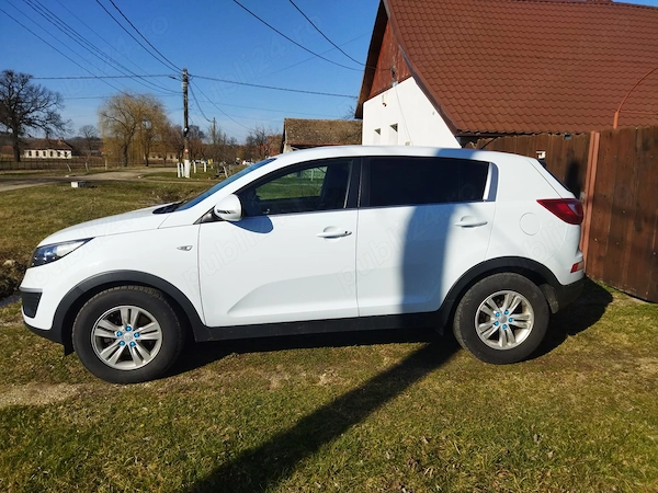 KIA Sportage 2012 — imagine 2