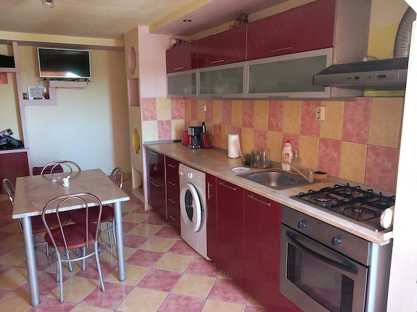 Vând APARTAMENT (65 mp) 2 CAMERE + Living mare (camere decomandate) — fotografia 3