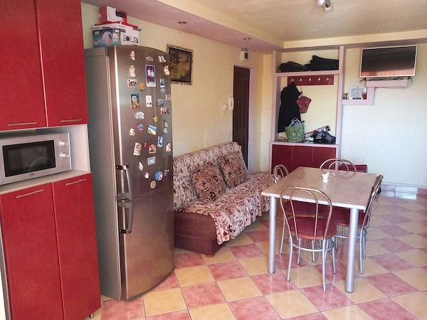 Vând APARTAMENT (65 mp) 2 CAMERE + Living mare (camere decomandate) — fotografia 1