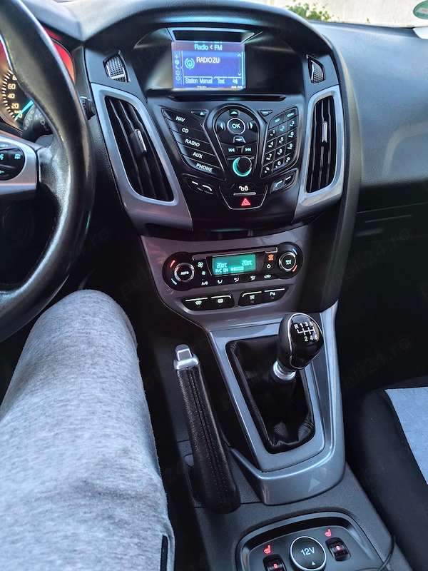 FORD Focus 2014 — imagine 6