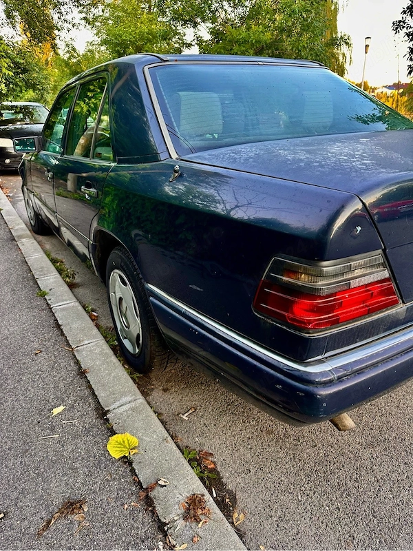 MERCEDES-BENZ E-Class 1994 — imagine 4