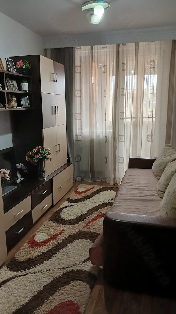 REDUCERE DE PRET! Bd.Bucuresti, 3 camere decomandat, etaj 4-izolat — fotografia 3