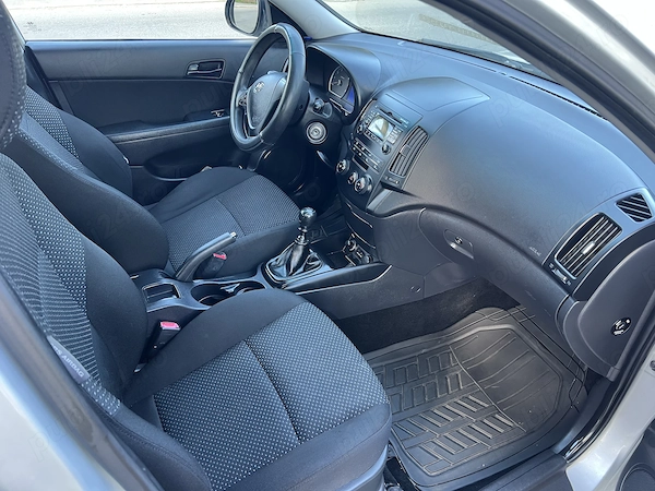 HYUNDAI i30 2010 — imagine 6