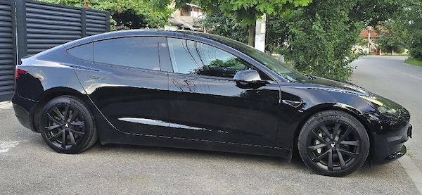 TESLA Model 3 2022 — imagine 5