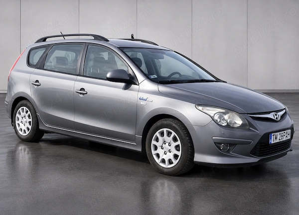HYUNDAI i30 2012