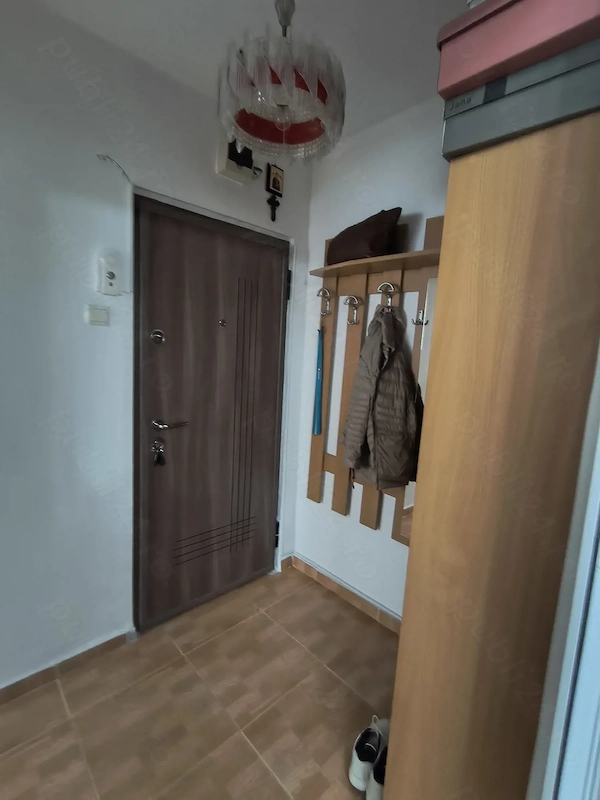Abator apartament 2 camere confort 1 parter cu balcon de 7.5 m bloc stradal ,izolat centrala gazl — fotografia 1