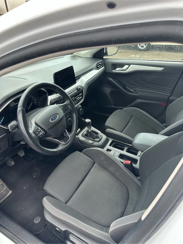 FORD Focus 2020 — imagine 8