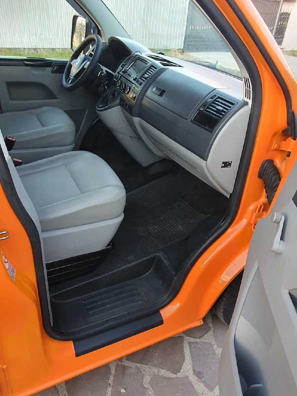 VOLKSWAGEN Transporter 2012 — imagine 9