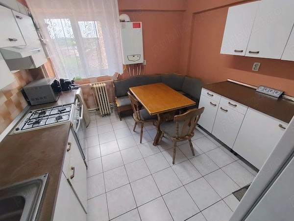 Apartament 4 camere decomandate, 2 băi, etaj 3 din 8 (cu lift), 84 mp, Satu Mare — fotografia 2
